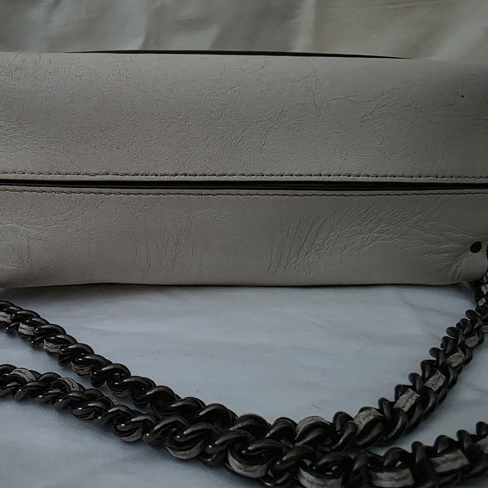 Coach Parker 18 shoulder bag in refined chalk or bone leather with rivets. - Picture 2 of 11